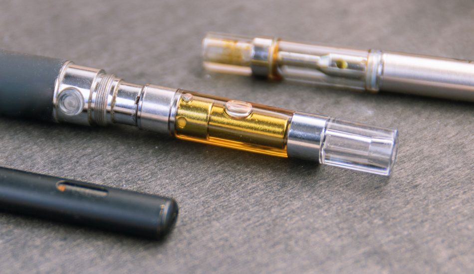 Disposable vs Rechargeable Vape Pens